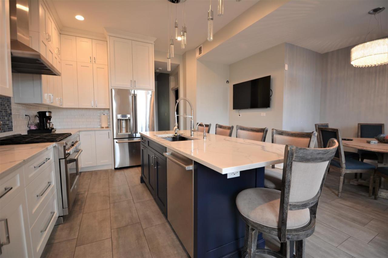 Penthouse Level, Stunning Wrigley Stay Chicago Exterior foto